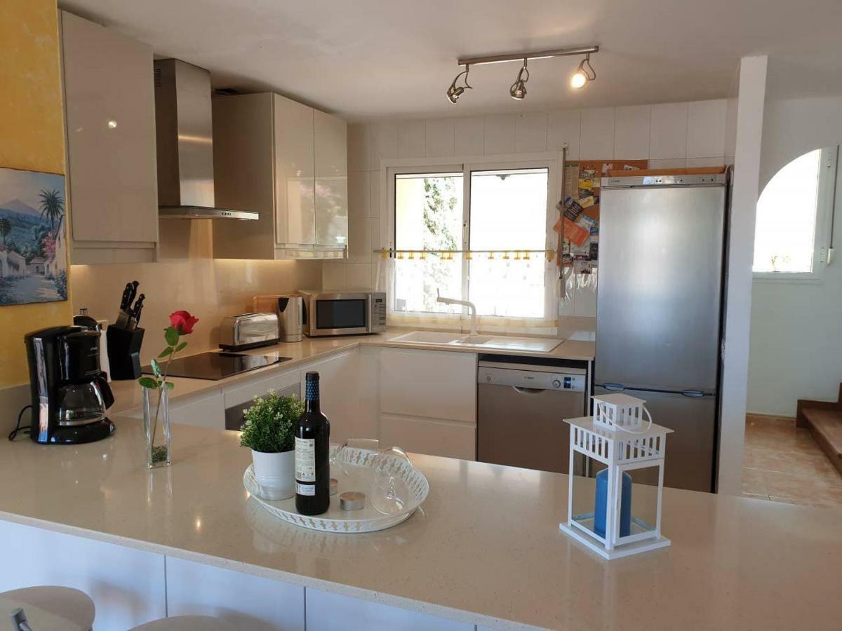 Villa Roque Del Conde With Private Pool, Terrace With Fantastic Sea Views, Wifi, Garden, Garage Adeje Exterior foto